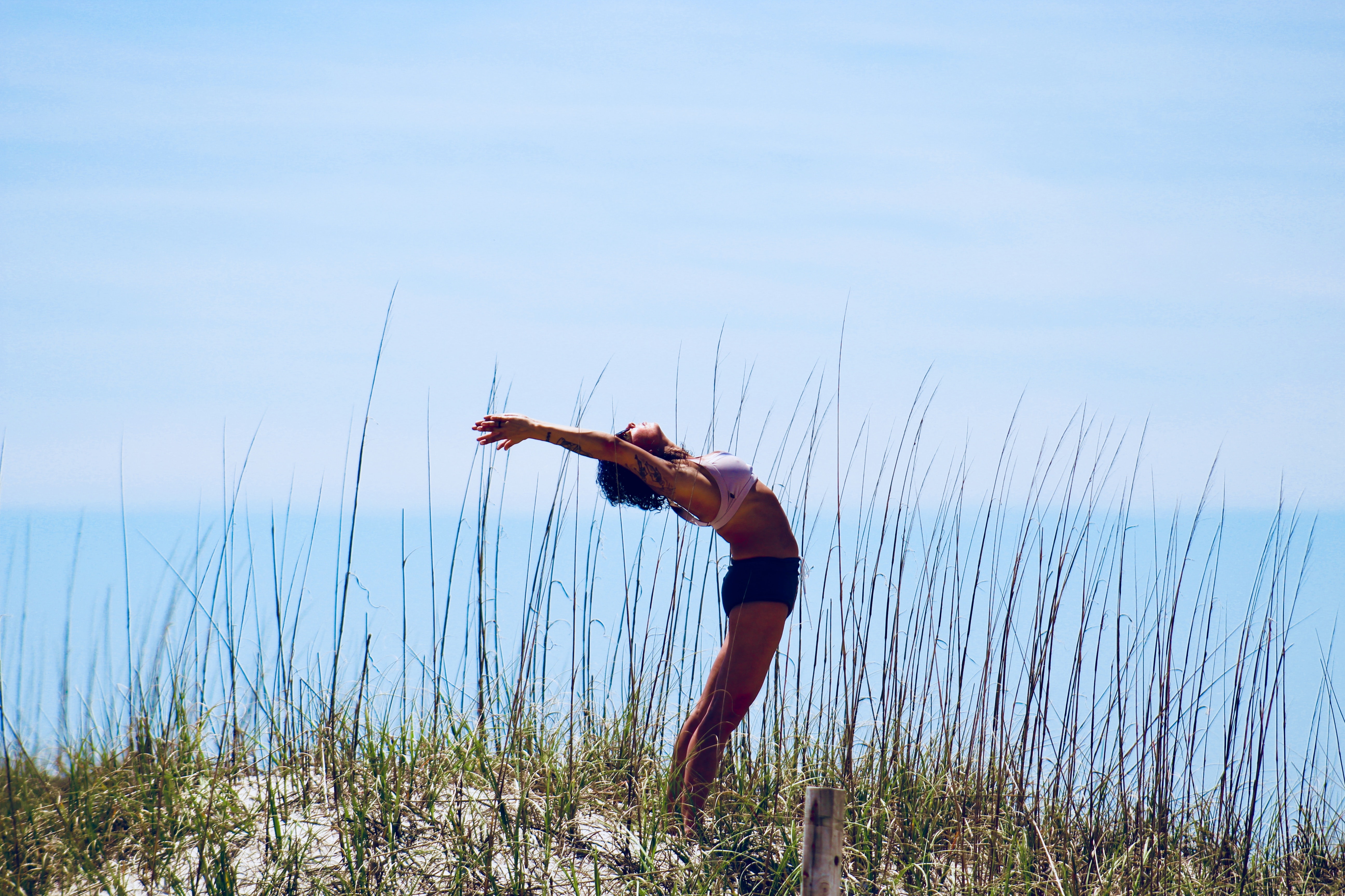 Wiosenne przebudzenie z jogą! Poznaj 5 asan, które dadzą Ci zastrzyk energii