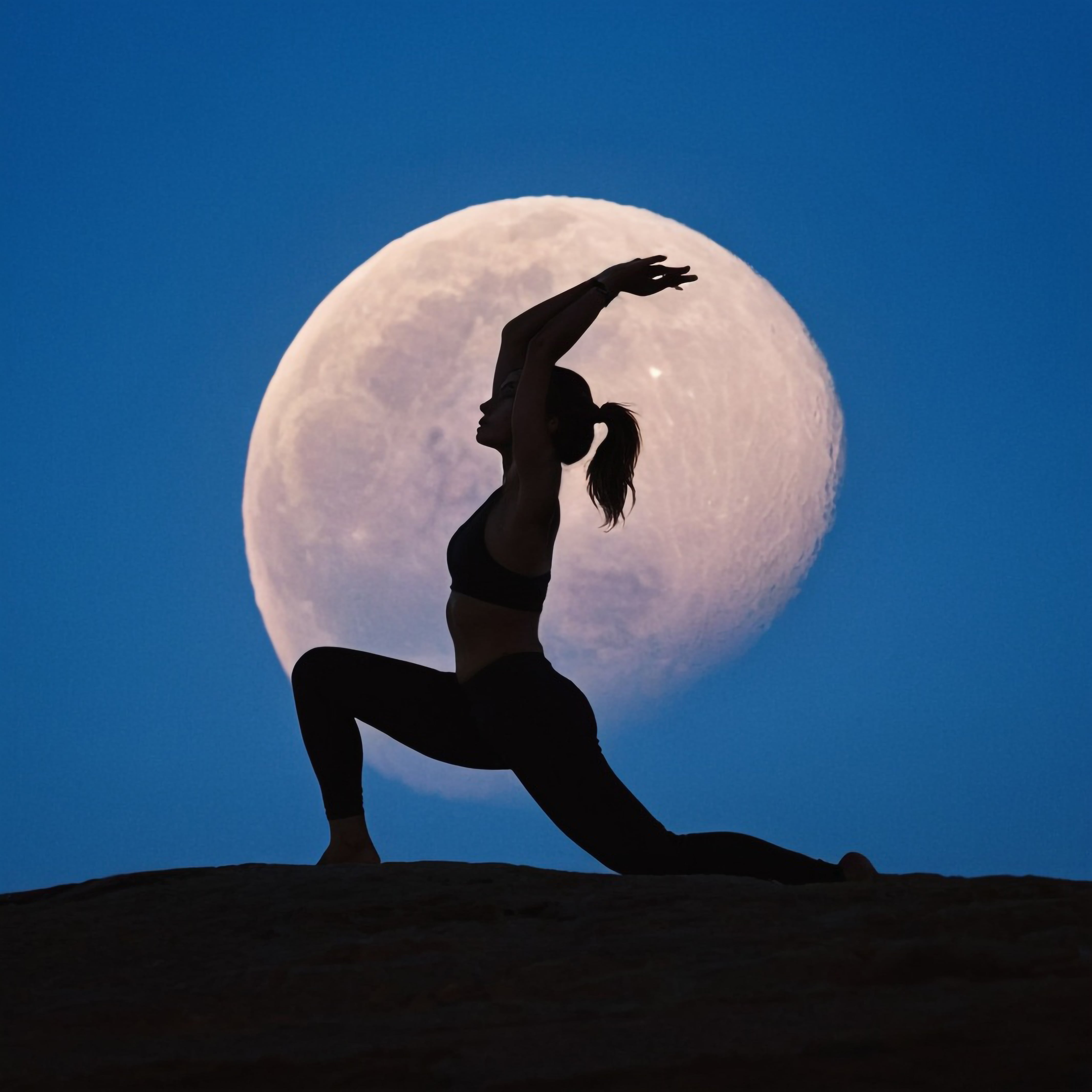 Joga a fazy Księżyca – jak dostosować praktykę do cyklu lunarnego?