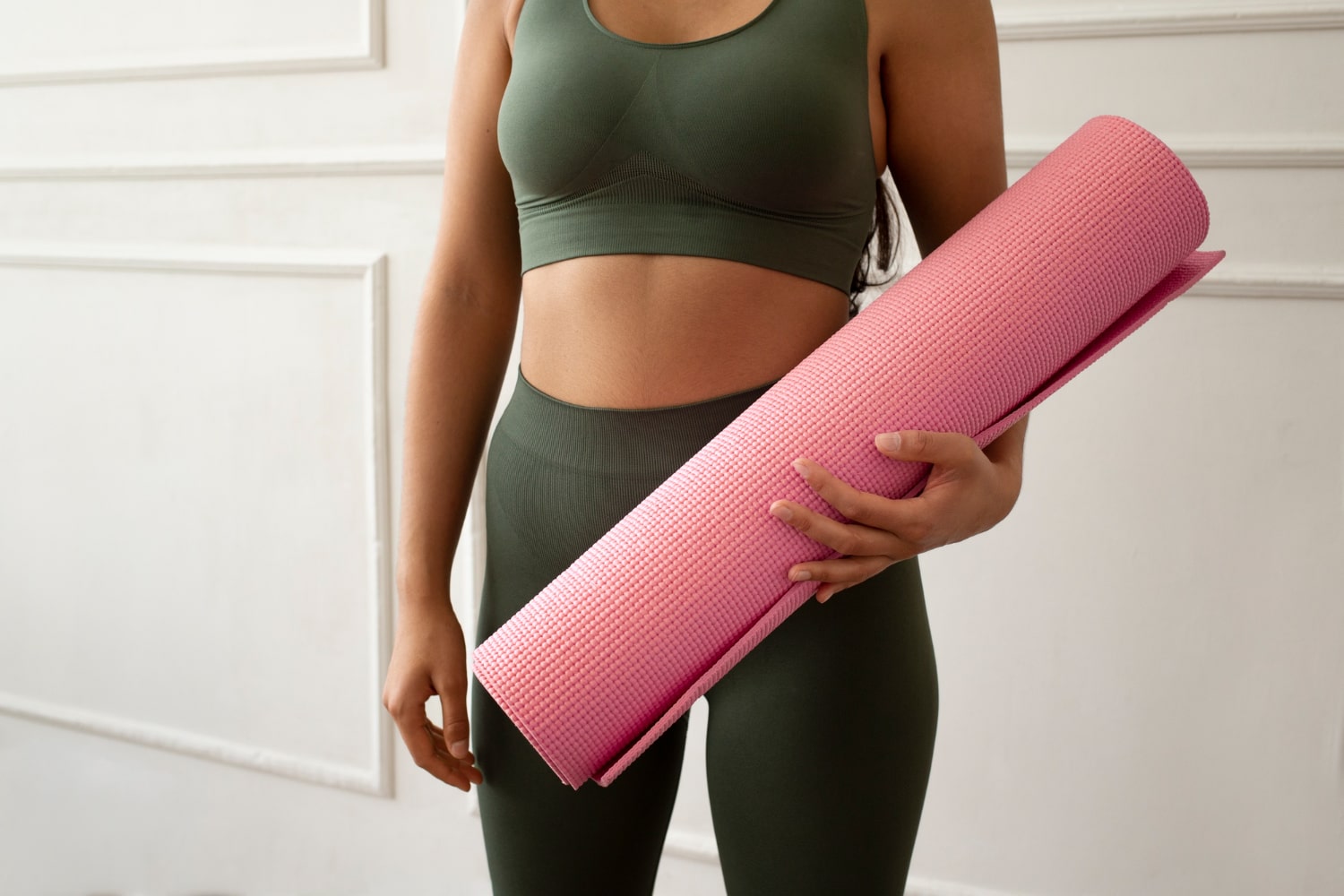 Mata do jogi dla początkujących – jaką wybrać, by ćwiczyć wygodnie i bezpiecznie?