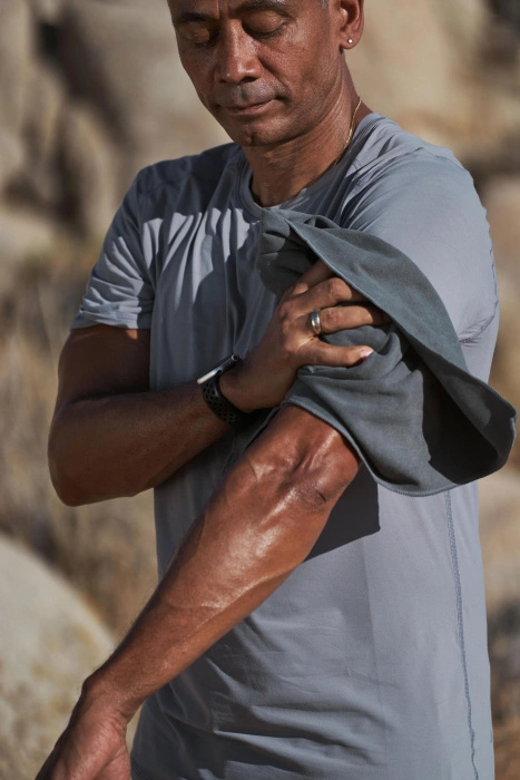 Ręcznik sportowy Manduka eQua Hand Towel - Acai