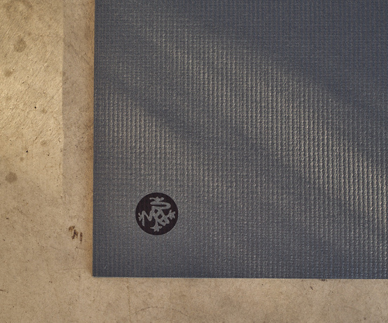 Mata do jogi Manduka PRO Lite 4.7mm - Midnight Charm