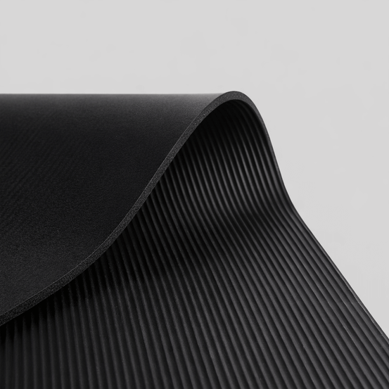 Mata do pilatesu Phoenix Fitness 1 cm - czarny