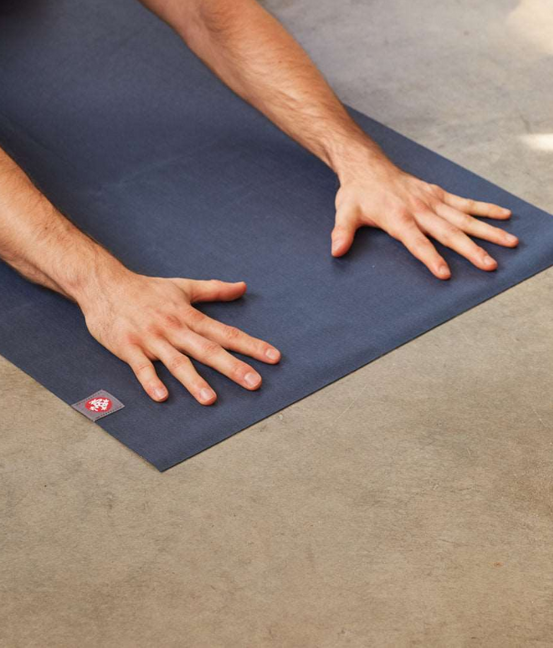 Podróżna mata do jogi Manduka eKO SuperLite Travel 1.5mm - Sage Marbled