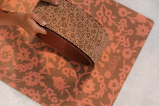 Koło do jogi Yoga Design Lab - Cork Floral Batik Tonal