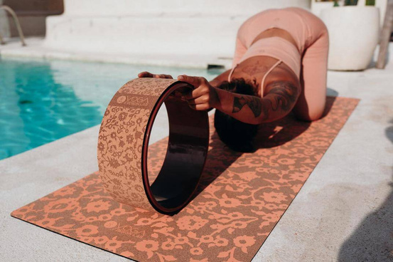 Koło do jogi Yoga Design Lab - Cork Floral Batik Tonal